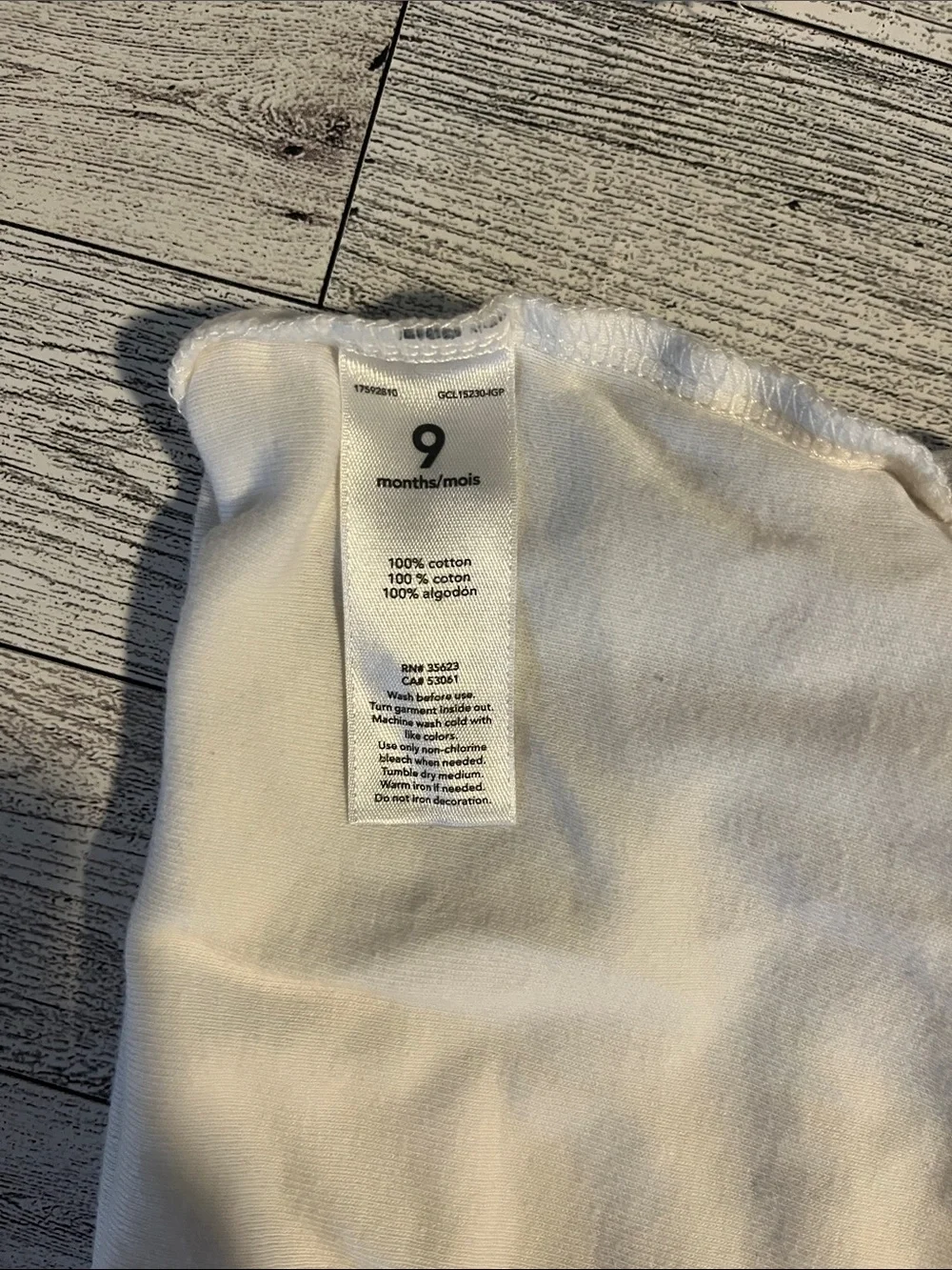 Carter's White Ribbed Three-Piece Set with 'love' Graphic Size 9 Months